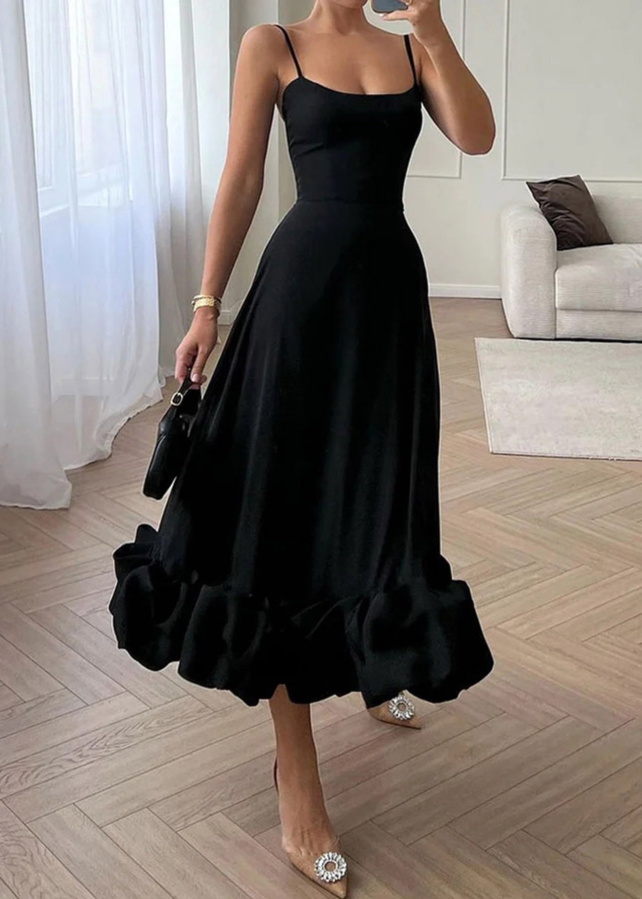 Beautifully Crafted Dress in a Classic Style