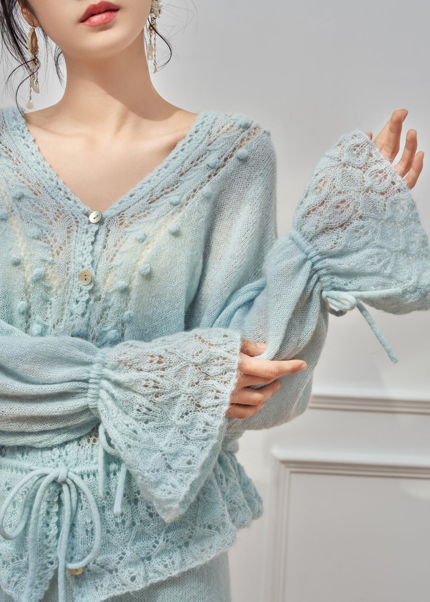 Effortlessly Elegant Sweater with a Timeless Design