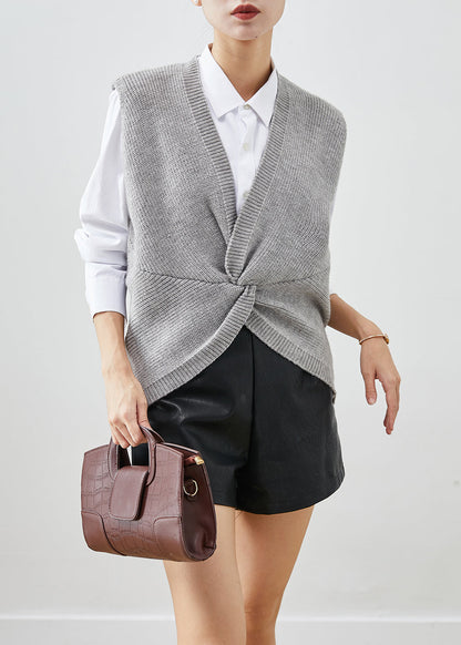 Effortlessly Elegant Garment with a Timeless Design
