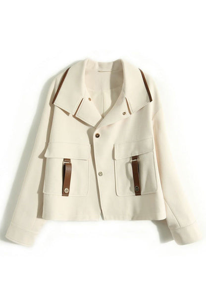 Well Tailored Coat with a Graceful Silhouette