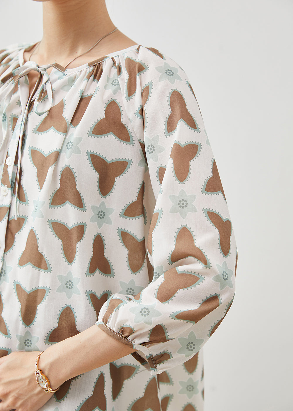 Gracefully Styled Blouse for Any Occasion