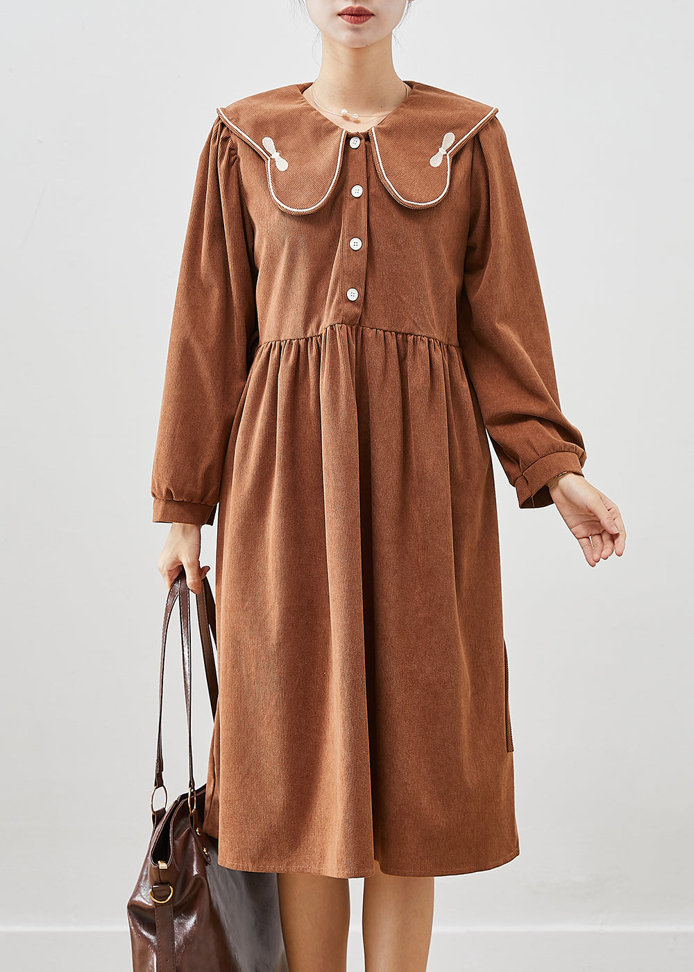 Well Tailored Dress with a Graceful Silhouette