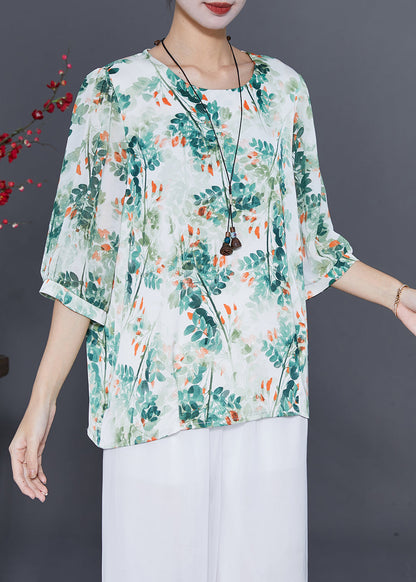 Well Tailored Blouse with a Graceful Silhouette