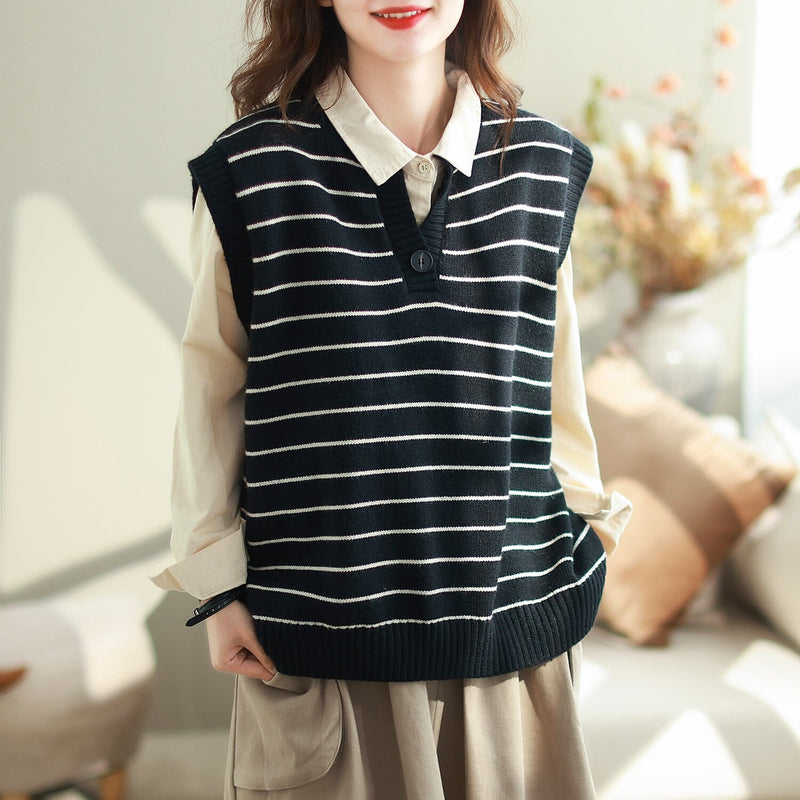 Effortlessly Elegant Garment with a Timeless Design