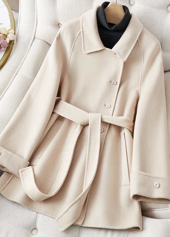 Beautifully Finished Coat in a Timeless Design