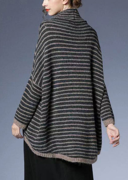 Effortlessly Elegant Sweater with a Timeless Design