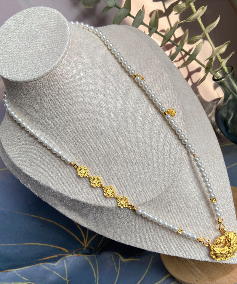 Stunning Silver Necklace for Daily Wear