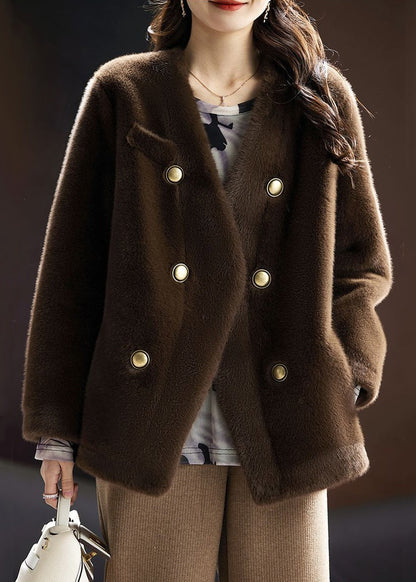 Beautifully Finished Coat in a Timeless Design