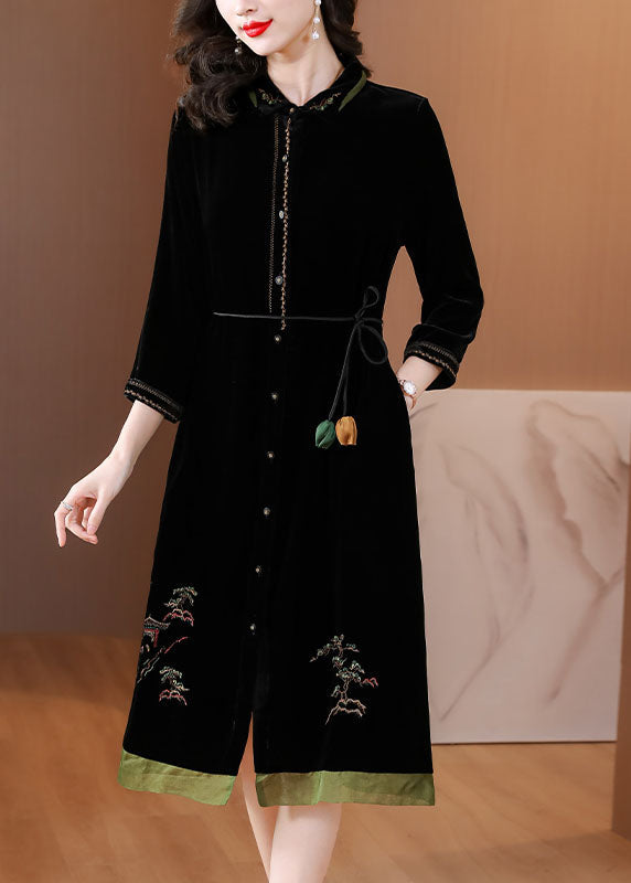 A Vintage Style Dress with Delicate Timeless Details