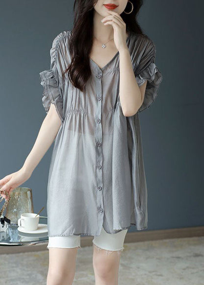 Classic Vintage Blouse with a Flattering Fit
