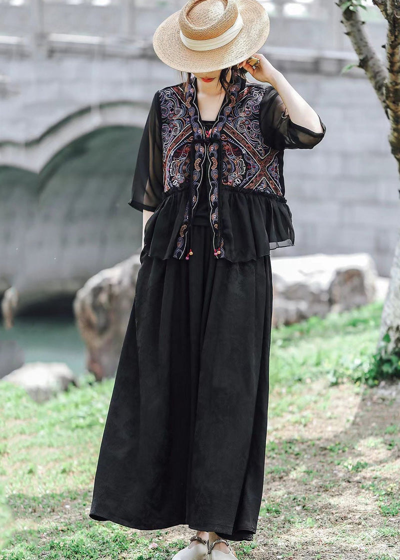 Classic Vintage Blouse with a Flattering Fit