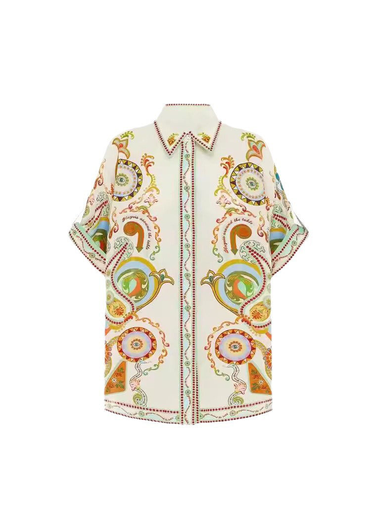 Effortlessly Elegant Top with a Timeless Design