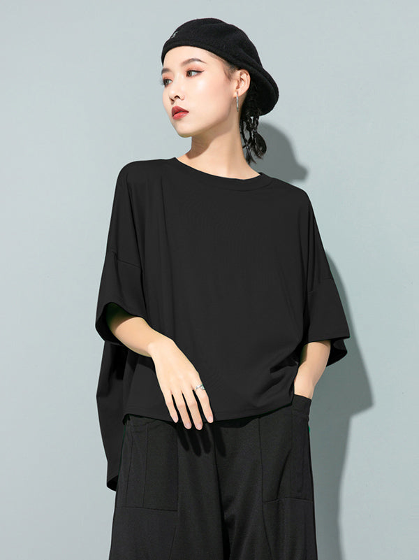Beautifully Crafted T-Shirt in a Classic Style