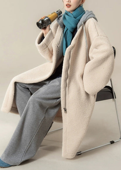 Well Tailored Coat with a Graceful Silhouette