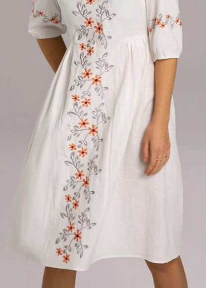 Classic Vintage Dress with a Flattering Fit