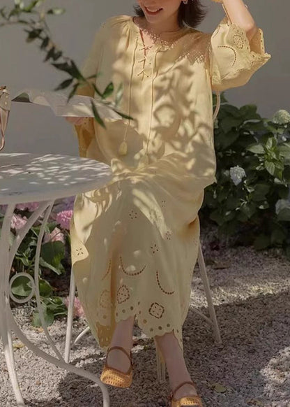Beautifully Finished Dress in a Timeless Design