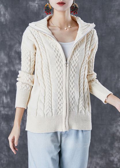 Gracefully Styled Coat for Any Occasion