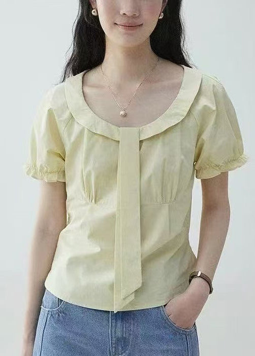 Effortlessly Elegant Blouse with a Timeless Design