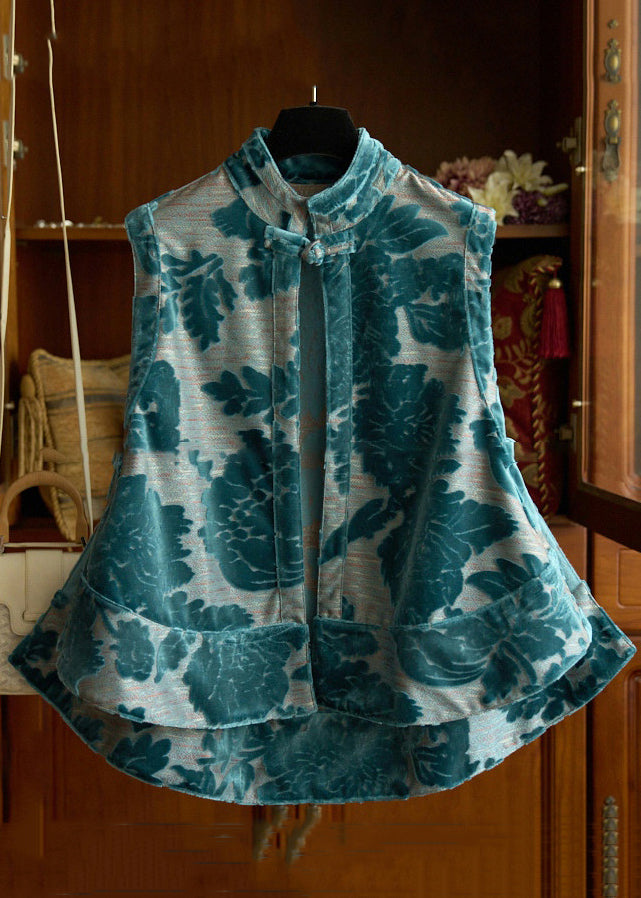Classic Vintage Coat with a Flattering Fit