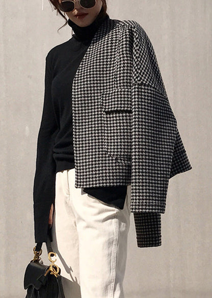 Well Tailored Coat with a Graceful Silhouette