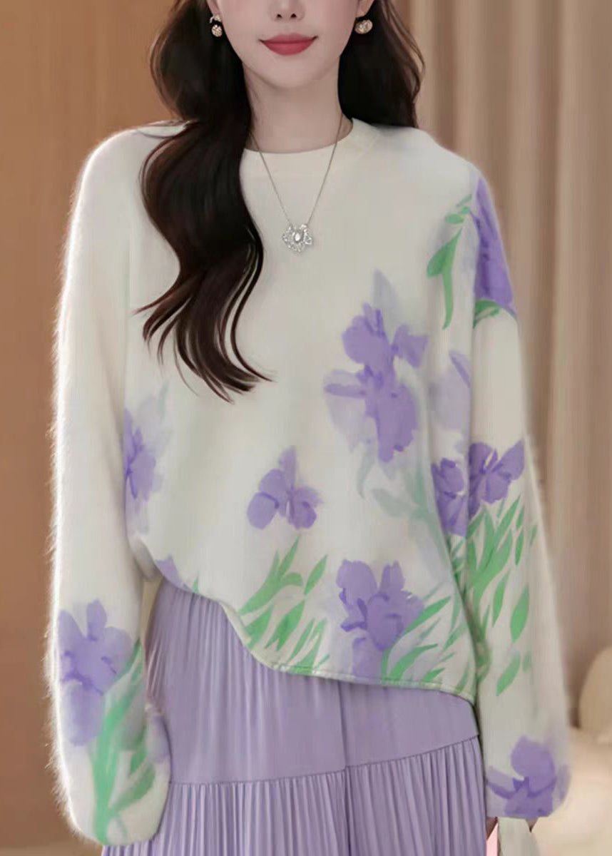 Classic Vintage Sweater with a Flattering Fit