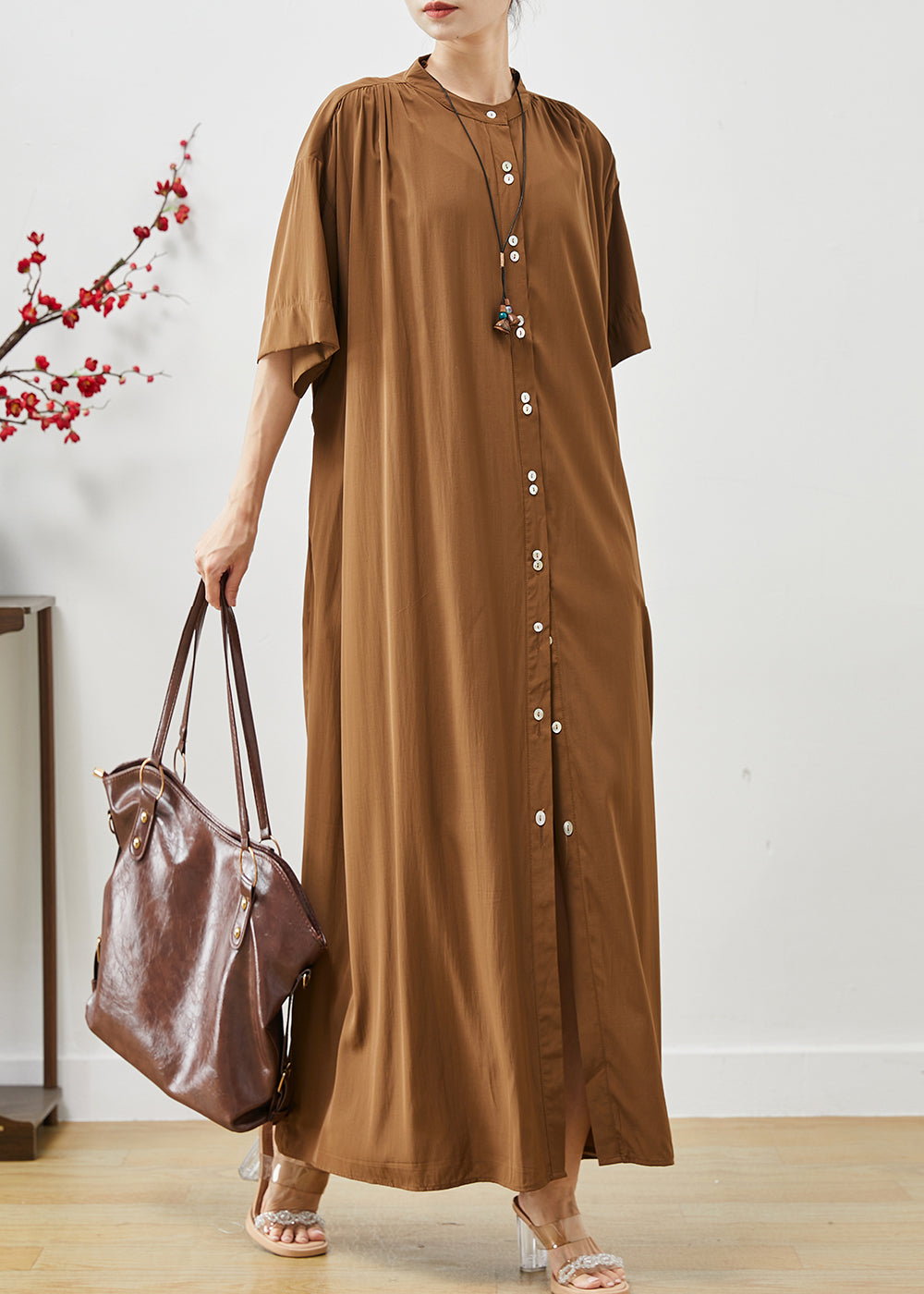 Beautifully Finished Dress in a Timeless Design