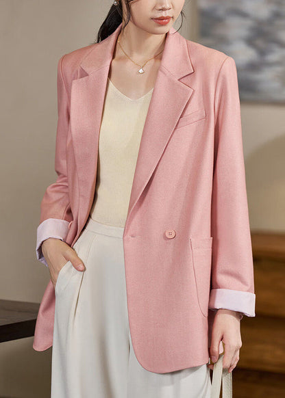 Well Tailored Coat with a Graceful Silhouette