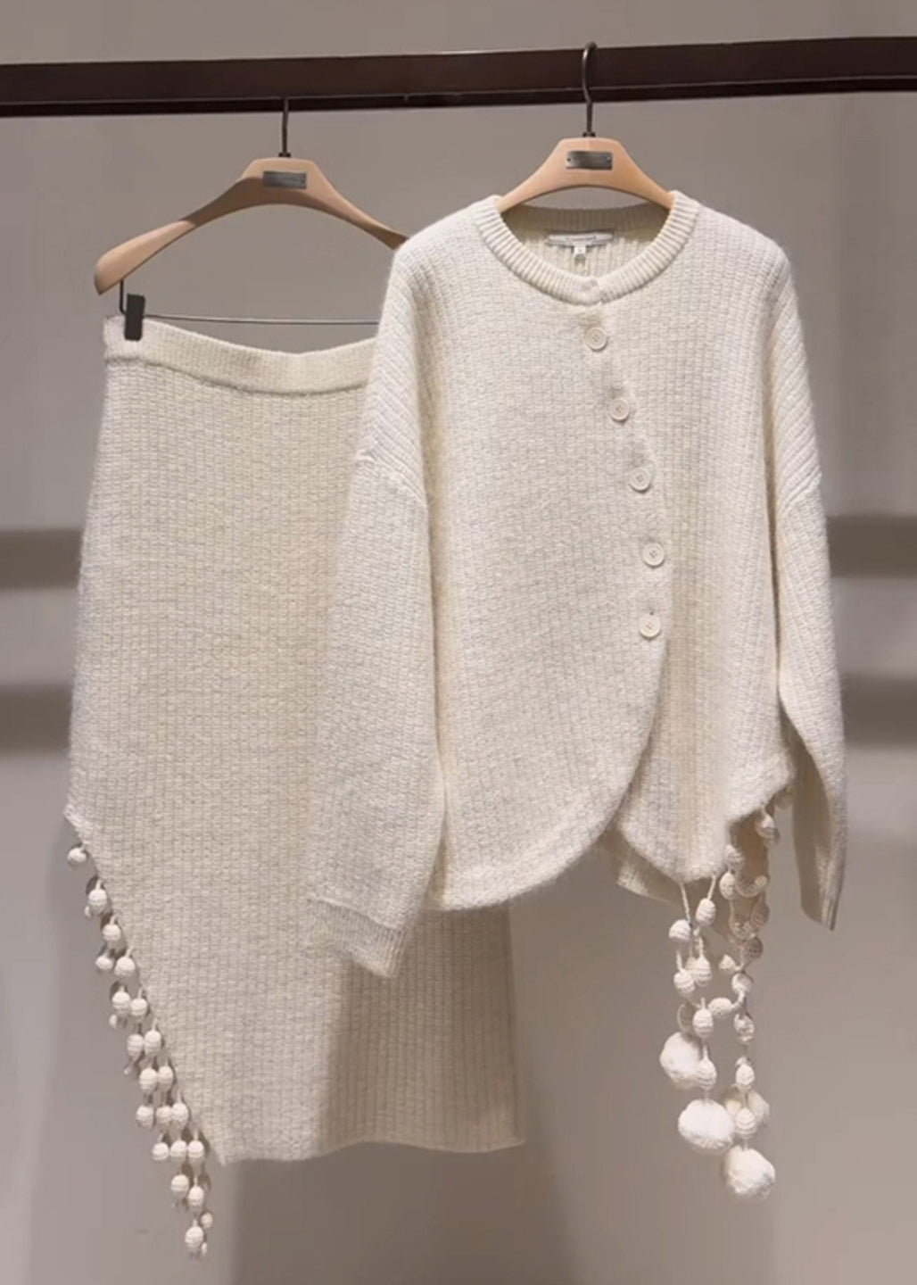 Classic Vintage Sweater with a Flattering Fit