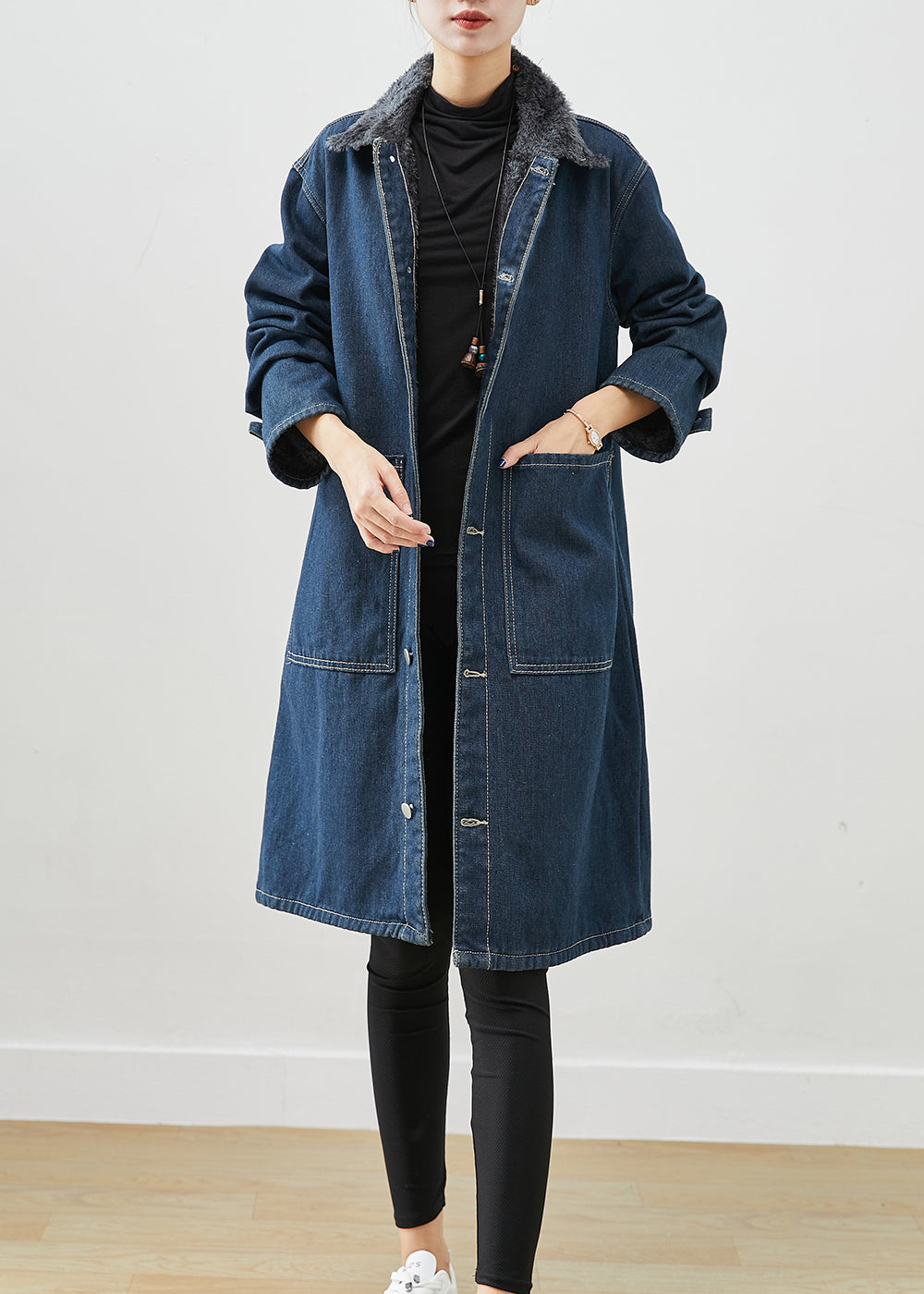Beautifully Finished Coat in a Timeless Design