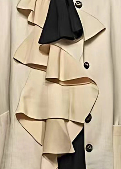 Well Tailored Coat with a Graceful Silhouette