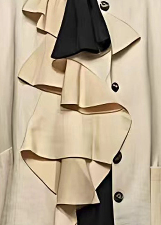 Well Tailored Coat with a Graceful Silhouette