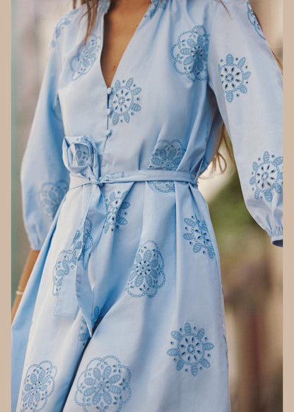 Beautifully Finished Dress in a Timeless Design