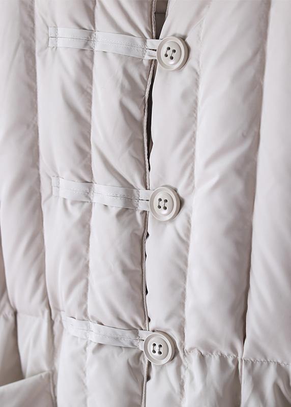 Well Tailored Coat with a Graceful Silhouette