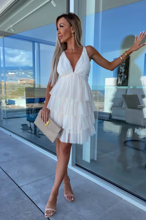 Effortlessly Elegant Dress with a Timeless Design