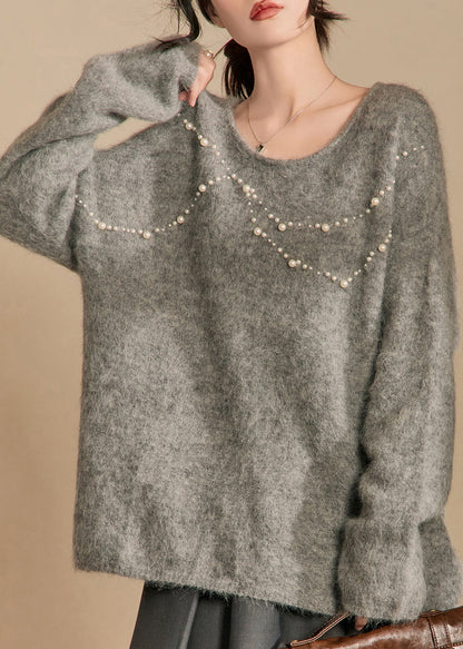 Effortlessly Elegant Sweater with a Timeless Design
