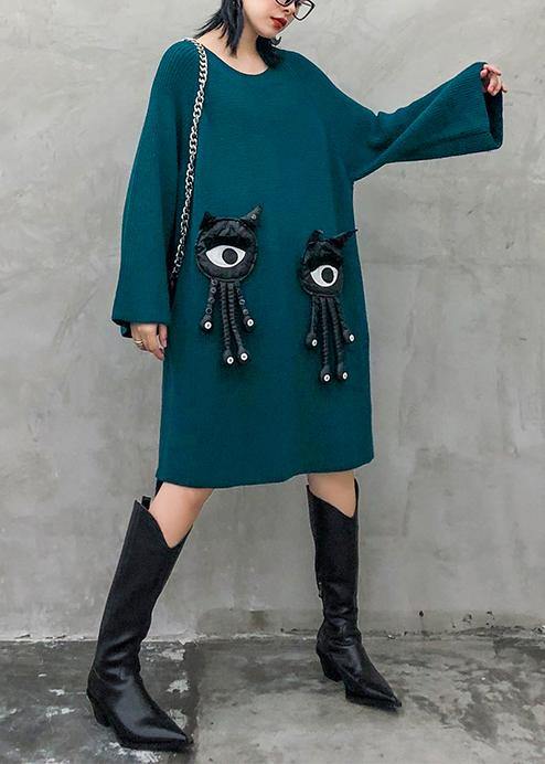 Classic Vintage Sweater with a Flattering Fit