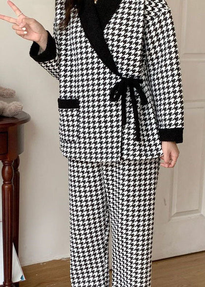 Effortlessly Elegant Garment with a Timeless Design