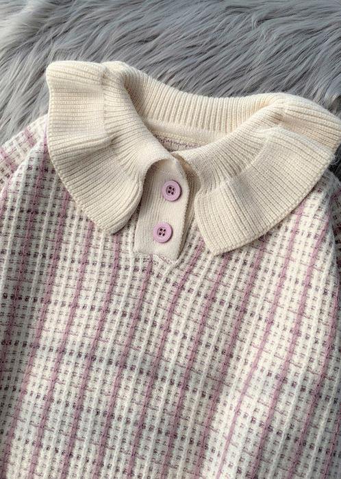 Classic Vintage Sweater with a Flattering Fit