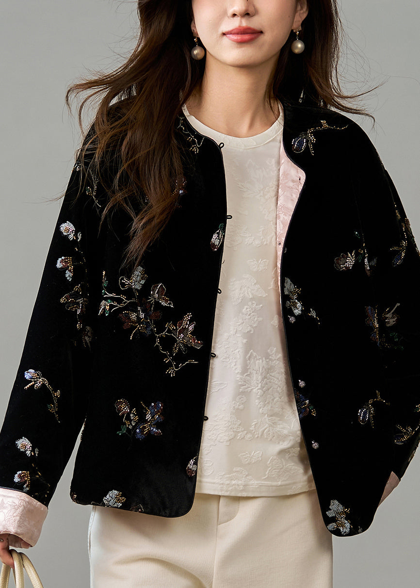 Effortlessly Elegant Jacket with a Timeless Design