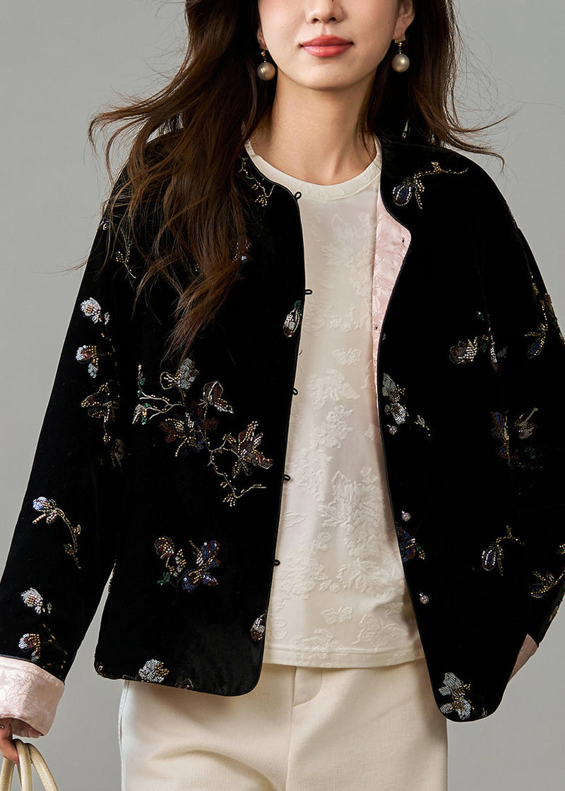 Effortlessly Elegant Jacket with a Timeless Design