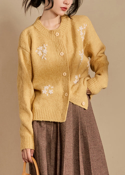 Effortlessly Elegant Cardigan with a Timeless Design