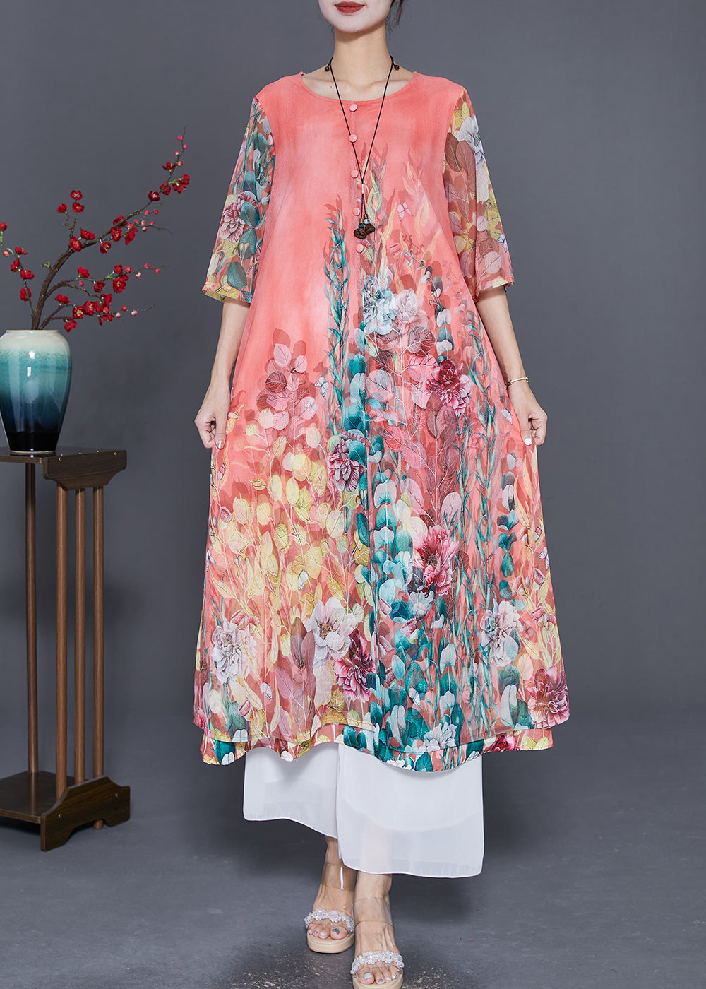 Effortlessly Elegant Dress with a Timeless Design