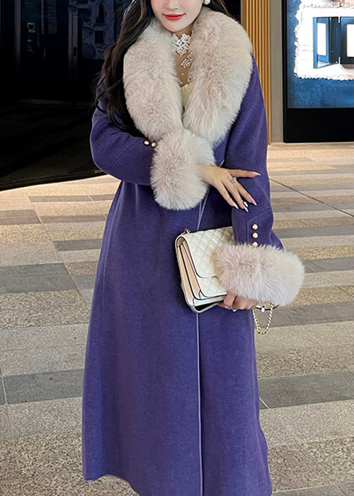 Well Tailored Coat with a Graceful Silhouette