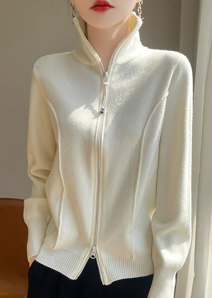 Well Tailored Coat with a Graceful Silhouette