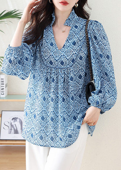 Sophisticated Blouse with a Clean Classic Look