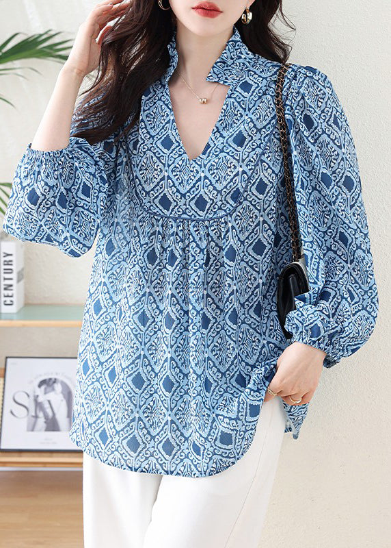 Sophisticated Blouse with a Clean Classic Look