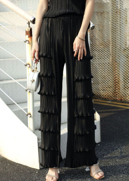 Effortlessly Elegant Pants with a Timeless Design