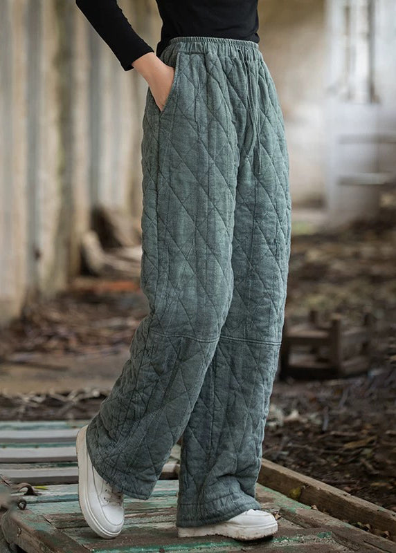 Effortlessly Elegant Pants with a Timeless Design