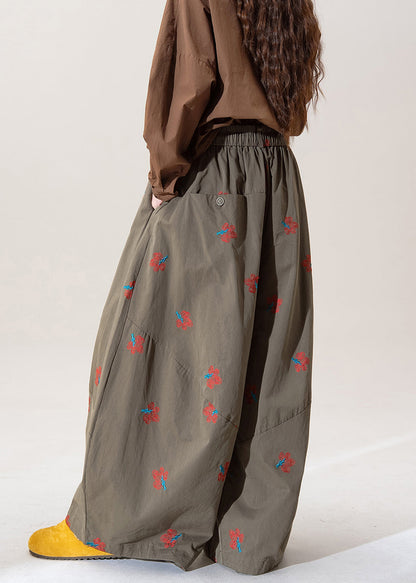 Effortlessly Elegant Pants with a Timeless Design