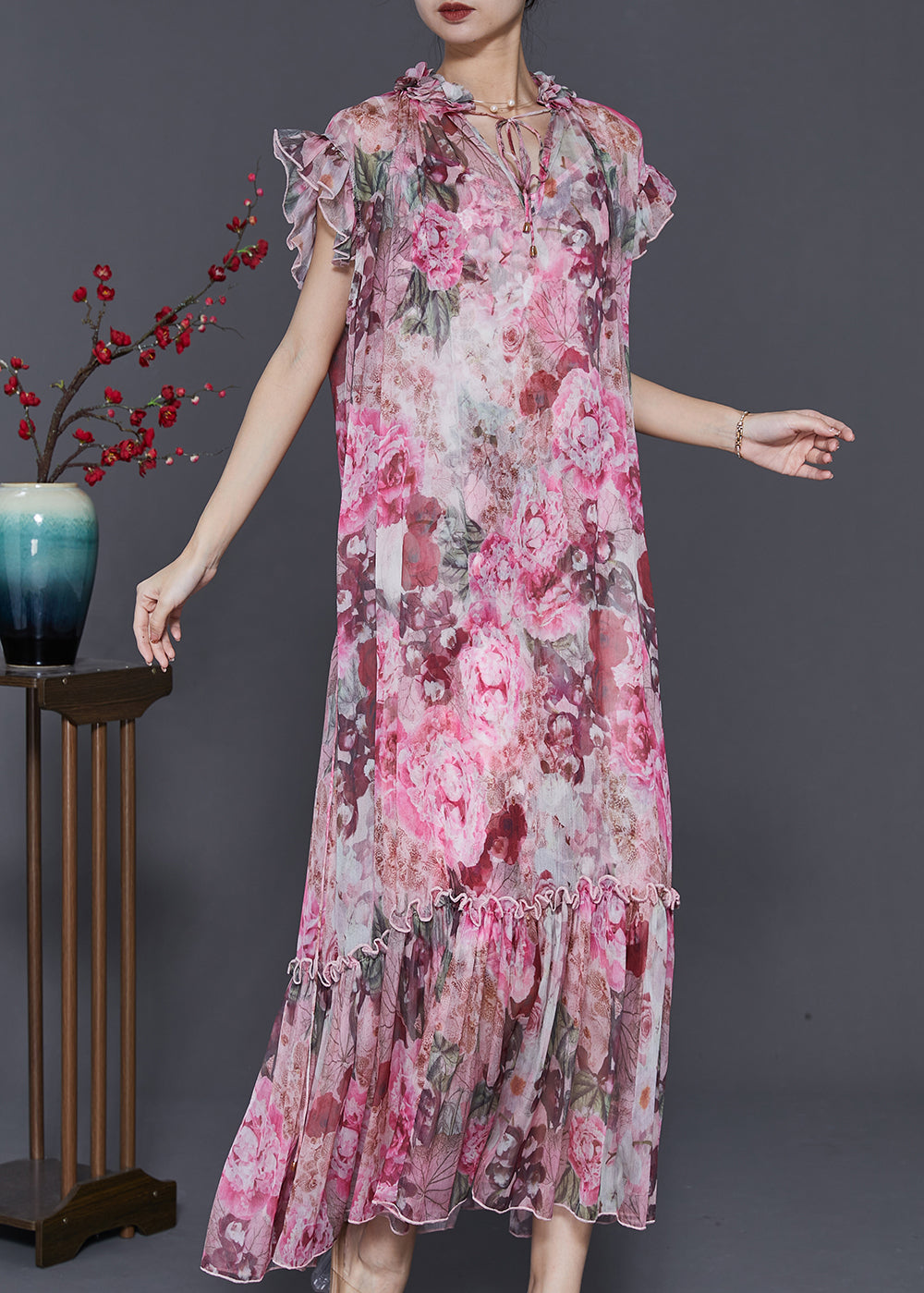 Beautifully Finished Dress in a Timeless Design